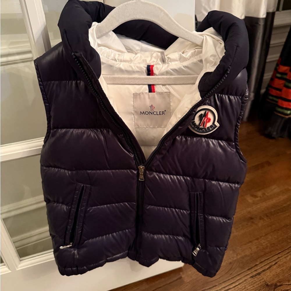 Moncler White and Black Vest - Picture 3 of 4
